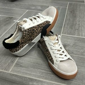 Size 7 women’s Dolce Vita Zina sneakers
